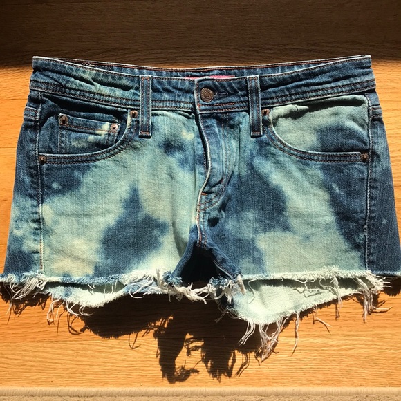 LEVIS Bleached Tie Dye Boho SUPERLOW Summer Beach Cut Off Jean Shorts Sz 30 - Picture 3 of 14